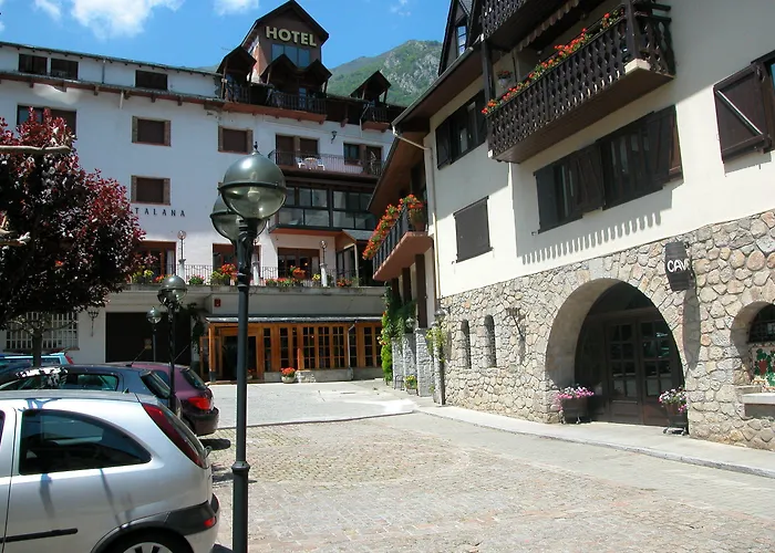 Catalana فندق بوسوست